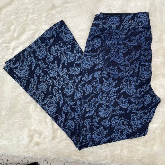 Soft Surroundings The Ultimate Supremely Soft Denim Pull On Flare Jeans Size 10 - Picture 12 of 13